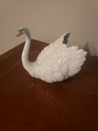 Retired Lladro " White Swan " Bird Glazed Porcelain Figurine 6175 Euc