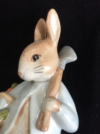 Beatrix Potter Figurine Peter Rabbit Gardening Royal Doulton c 1997 6