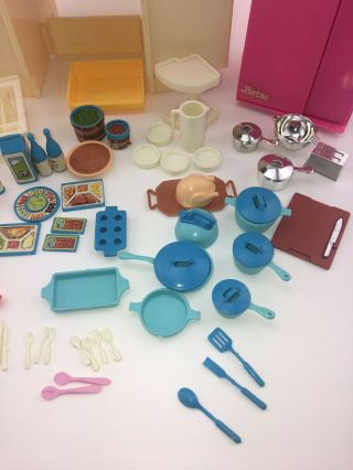 Vintage 1984 BARBIE DREAM KITCHEN with Refrigerator,  and Accessories 4