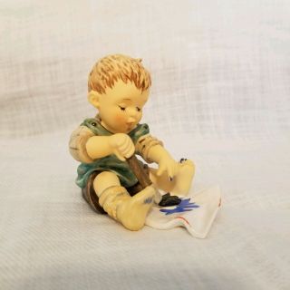 Hummel Goebel Figurine Baby 