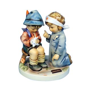 Hummel Figurine 376 No Box Little Nurse