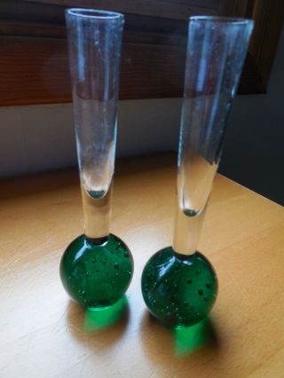 Set Of 2 Green Controlled Bubble Base Vintage Art Glass Bud Vases,  5 1/4 " Tall