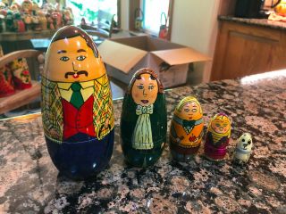 Vintage Made In India Nesting Doll Family,  Set Of 5