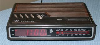 Vintage General Electric Model 7 - 4612a Am/fm Alarm Clock Radio Led Display