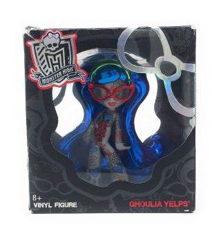 Monster High Ghoulia Yelps Chase Vinyl Figure