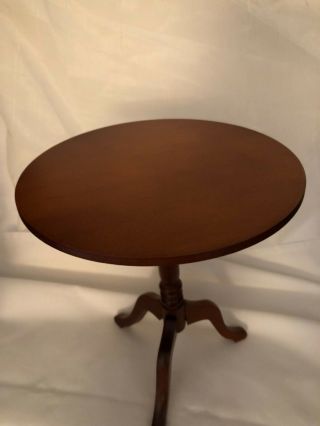 VINTAGE UFDC SOUVENIR LARGE ROUND WOODEN DOLL TABLE VICTORIAN STYLE 2