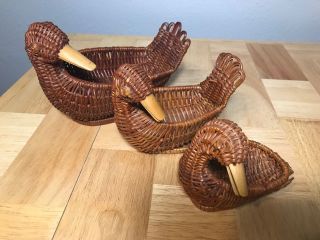 Vintage Set Of 3 Nesting Woven Wicker Duck Baskets