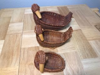 Vintage Set of 3 Nesting Woven Wicker Duck Baskets 3