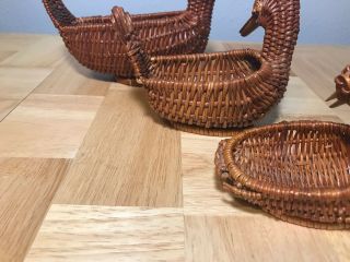 Vintage Set of 3 Nesting Woven Wicker Duck Baskets 5