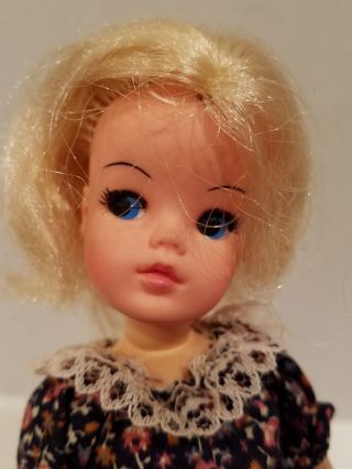 Vintage Blonde Sindy 2 Gen 1077 33055x Doll Marx Hasbro Poseable 11 " Orig Dress