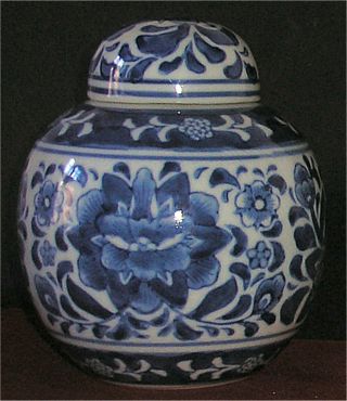 Antique Chinese Blue And White Floral Ginger Jar - Part Crackle Glaze