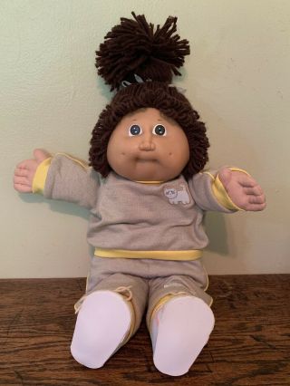 Vintage 1985 Cabbage Patch Girl Doll Brown Pony Tail Brown Eyes With Clothing