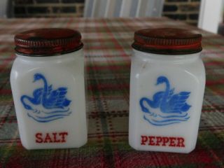 Vintage Milk Glass Swans Salt/pepper Shakers - - Usa