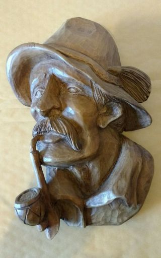 Carved Black Forest Wall Plaque : Woodsman Smoking Pipe