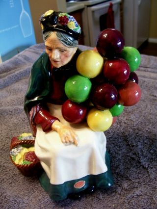 Wonderful Retired Royal Doulton Figurine Entitled The Old Balloon Seller Hn1315