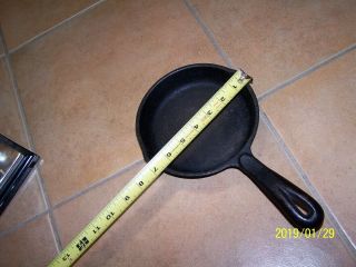 Antique Wagner Ware Cast Iron Skillet Frying Pan 2 Spouts No Marks Legible 6.  5 "