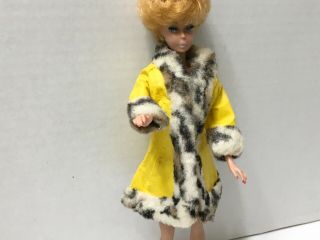 Vintage barbie clothing yellow coat with fur 5