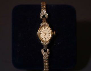 Vintage Caravelle Ladies Mechanical Watch With Speidel Watch Band 6 Jewels