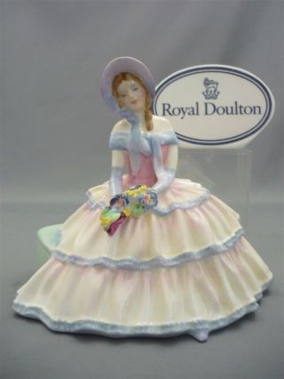 " Daydreams " Royal Doulton England Bone China Pretty Lady Doll Figurine Hn 1731
