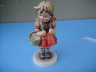 Vintage Goebel Hummel Figurine 81/0 School Girl