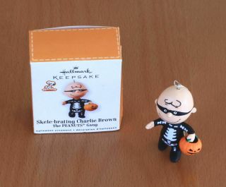 Hallmark Peanuts “skele - Brating Charlie Brown” Halloween Ornament (2010)