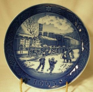 Royal Copenhagen Annual Christmas Plate 1993 - Christmas Guests - 7 "