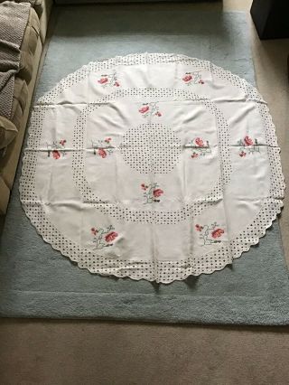 Vintage Hand Embroidered Linen Lace Trimmed Tablecloth