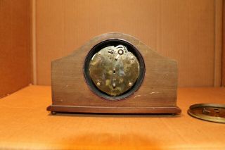 Vintage Mantel Clock in Wooden Case 4