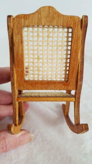VINTAGE HAND CRAFTED WOODEN DETAILED DOLLHOUSE FURNITURE WICKER ROCKING CHAIR 5