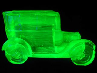 Green Vaseline Glass Taxi Antique Car Sedan Uranium Candy Container Ford / Glows