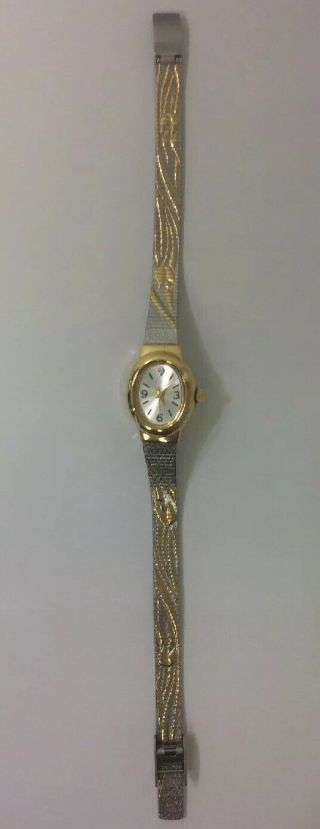 Vintage Avon Women’s Two Tone Wrist Watch Tulip Pattern On Band