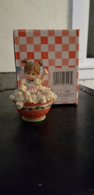 My Little Kitchen Fairies Stringing Popcorn Fairie Holiday Bowl Fairy Figure