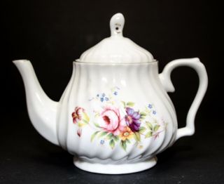 Royal Oak Teapot White Porcelain Chinese Tea Pot Teapot With Lid Floral Design