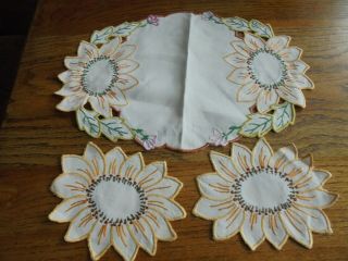 B) Art Deco Vintage Dressing Table Mat Linen Set Embroidered & Shaped 3 Mats.