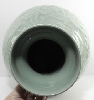 Exquisite Vintage CHINESE LONGQUAN Pale Celadon Porcelain VASE 5