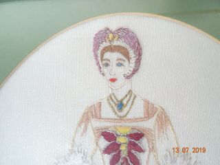 VINTAGE EMBROIDERED PICTURE OF PERIOD TUDOR LADY - framed under glass 2
