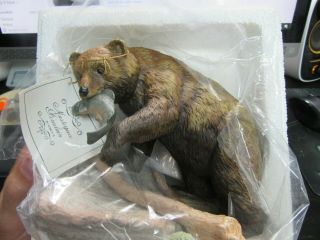 1994 Homco Brown Bear Masterpiece Porcelain Figurine Endangered Species Mib