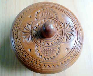 Vintage Small Wooden Treen Carved Bowl With Lid.  In Lovely.