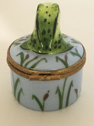 LIMOGES France Peint Main FROG ON LILYPAD Hinged Trinket Box.  Orig.  Receipt 3