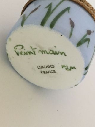 LIMOGES France Peint Main FROG ON LILYPAD Hinged Trinket Box.  Orig.  Receipt 7