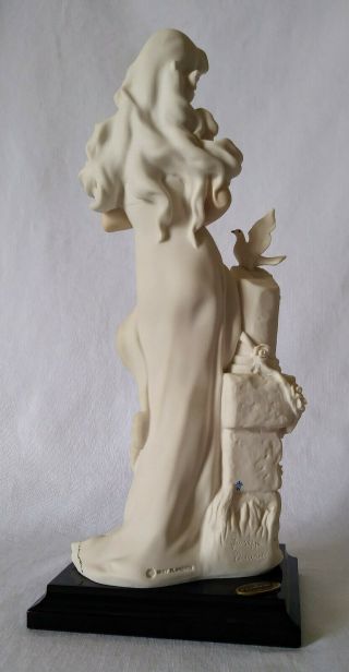 Guiseppe Armani Figurine 