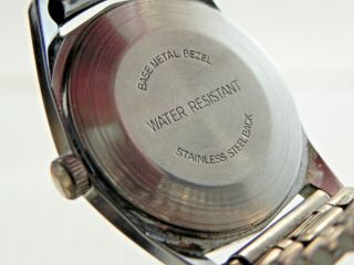 Vintage Timex Wind - Up Wrist Watch - Silver Tone w/ Black Dial - Calendar Date 2