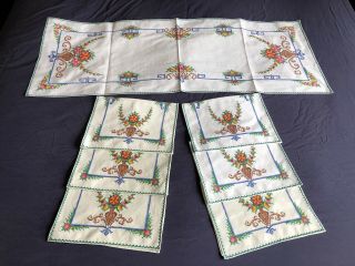Vintage Cream Cotton Set Of Hand Embroidered 6 Place / Table Mats & Table Runner