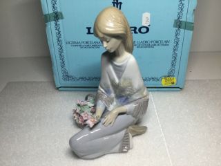 Lladro Collector Society 1988 Flower Song Girl Gloss Finish Figurine 7607 2