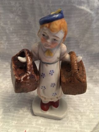 Salt And Pepper Lady With Two Baskets.  Rare Vintage 50 