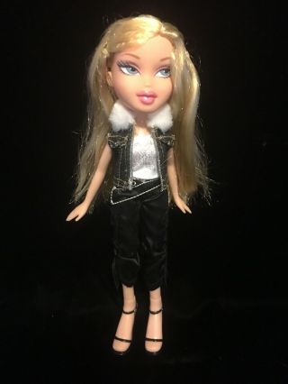 Bratz Chloe Doll W/ An Outfit & Shoes Vintage,  Retired 2001