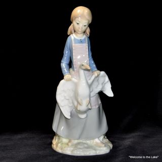 Lladro Nao - Figurine Of A Young Girl Holding A Goose,  Made In Spain