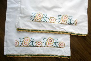 Vintage Pair White Linen Pillow Cases Hand Embroidered Sunflowers & Crochet Edge