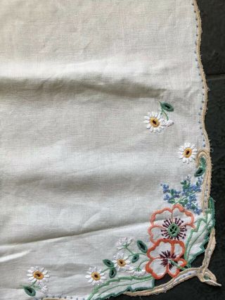 Vintage Ivory/cream tablecloth Daisy Floral & Cut Work All Over Embroidery 3