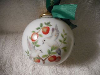Wedgwood Twelve Days Of Christmas Ball Ornament Two Turtle Doves